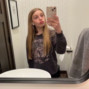 Meet your Posher, Leighton